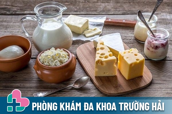 Thực phẩm nên kiêng khi bị sùi mào gà - Sữa và các sản phẩm từ sữa