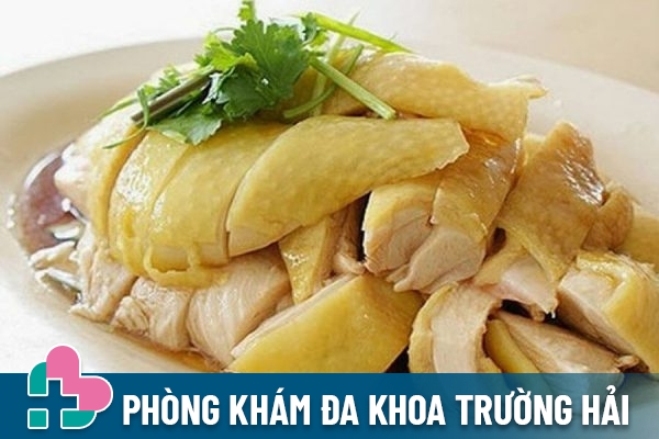 Bệnh trĩ có ăn được thịt gà không?