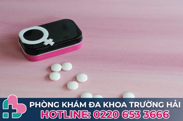 14 tuổi uống thuốc tránh thai có sao không?