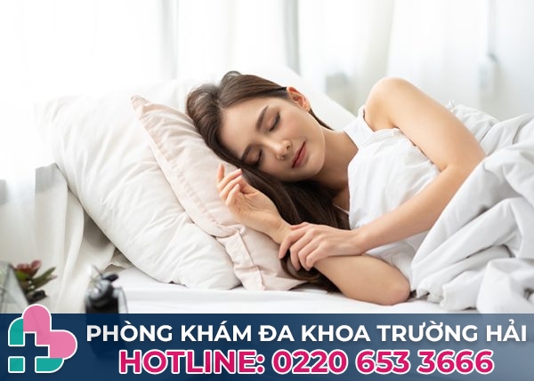 Trong thời kỳ kinh nguyệt cần phải lưu ý sinh hoạt nghỉ ngơi hợp lý