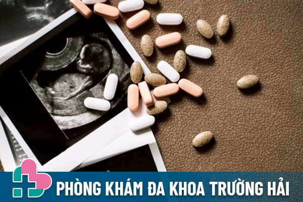 Theo dõi các triệu chứng bất thường sau khi uống thuốc phá thai